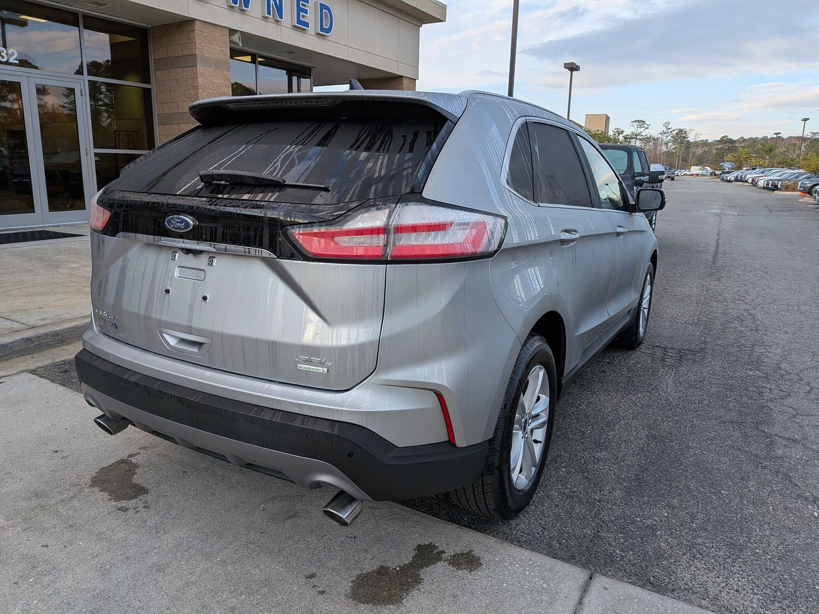 2020 Ford Edge SEL photo 4