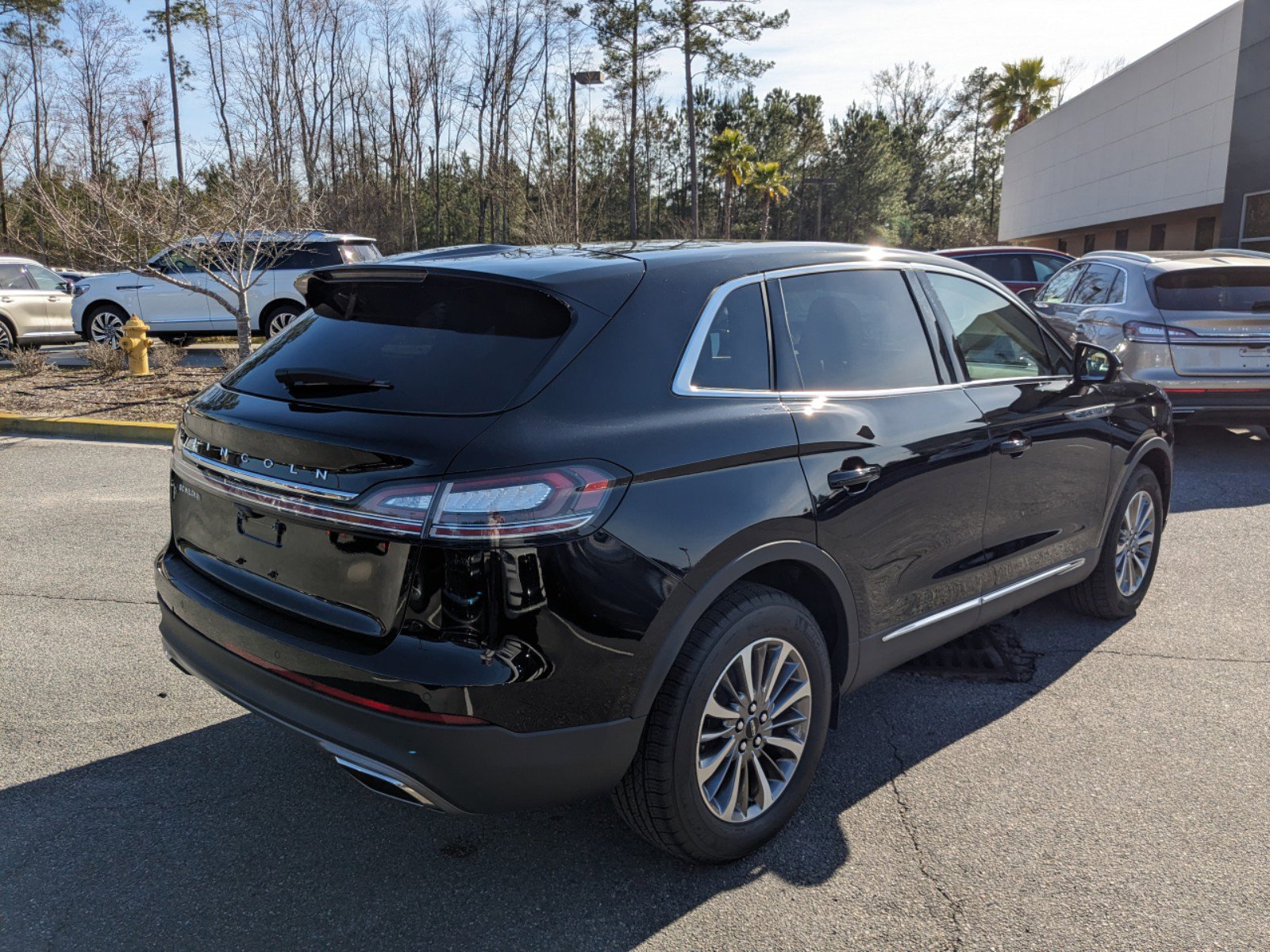 2023 Lincoln Nautilus Standard photo 4