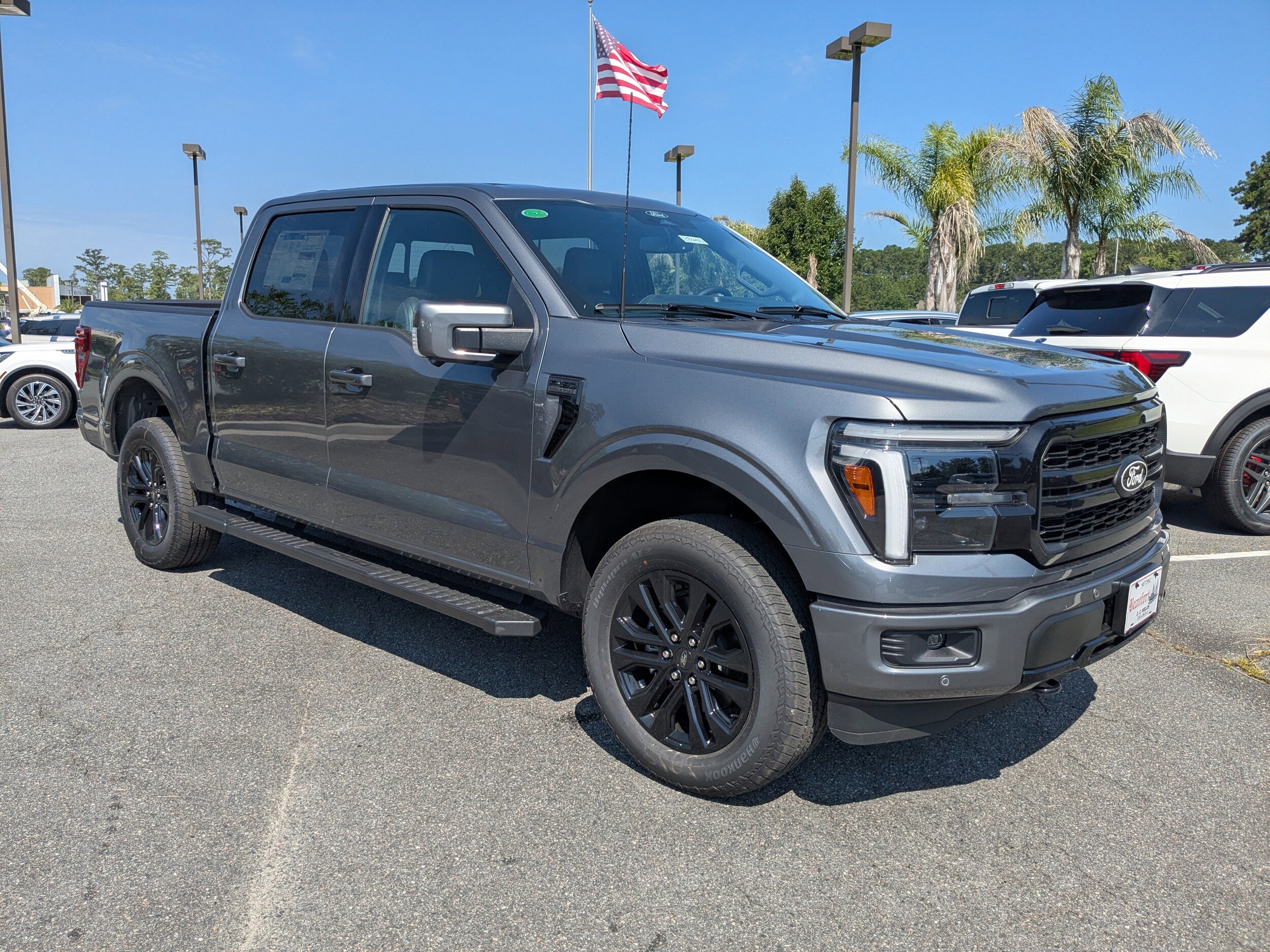 2025 Ford F-150 Lariat photo 2
