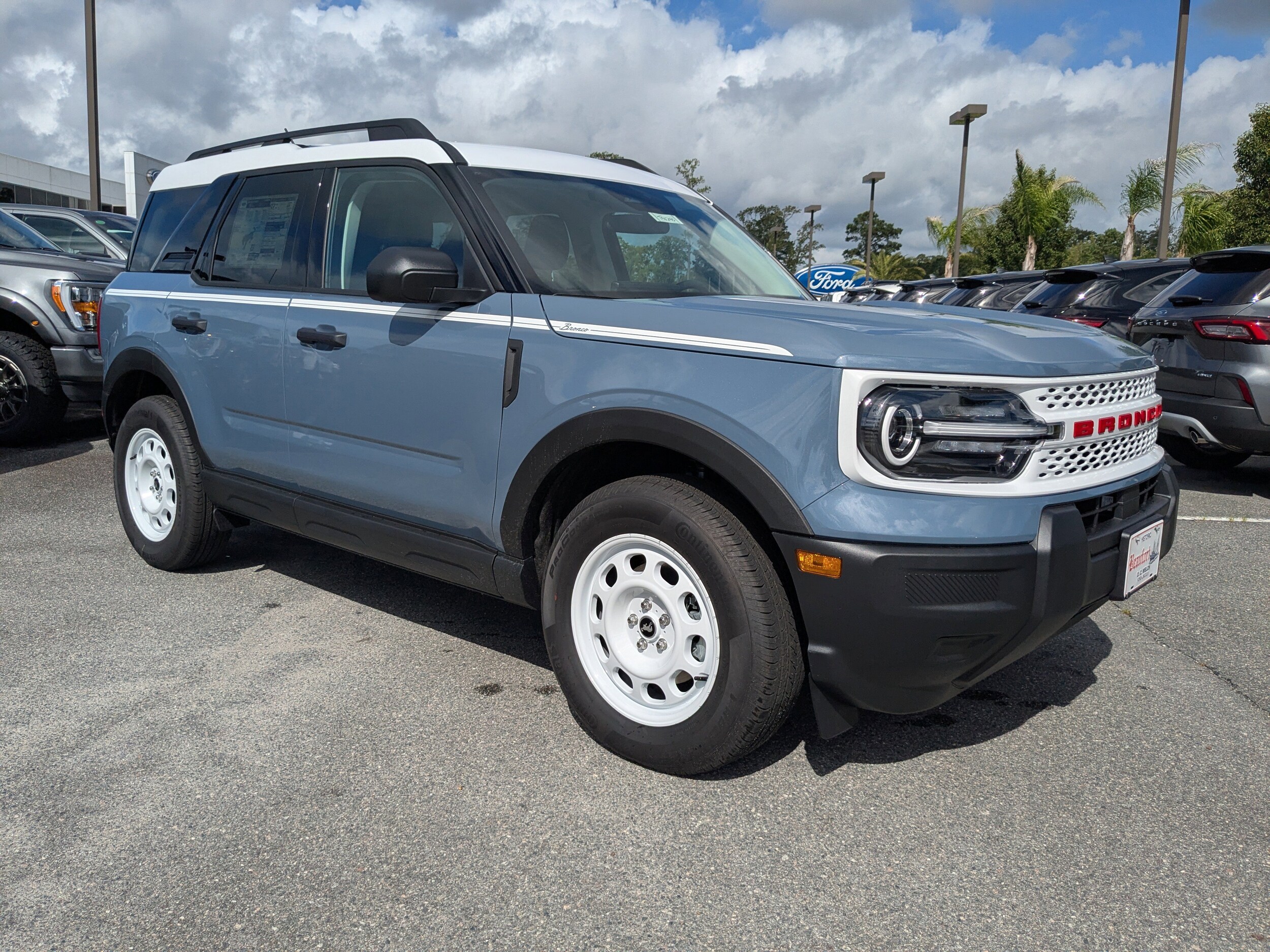 2025 Ford Bronco Sport Heritage photo 2