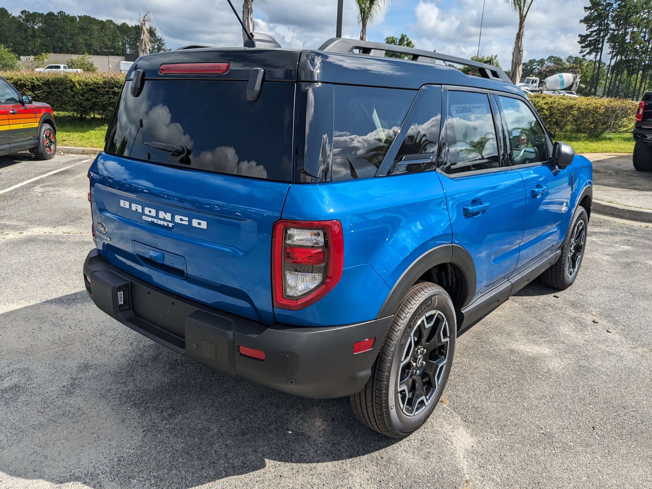 2025 Ford Bronco Sport Outer Banks photo 3