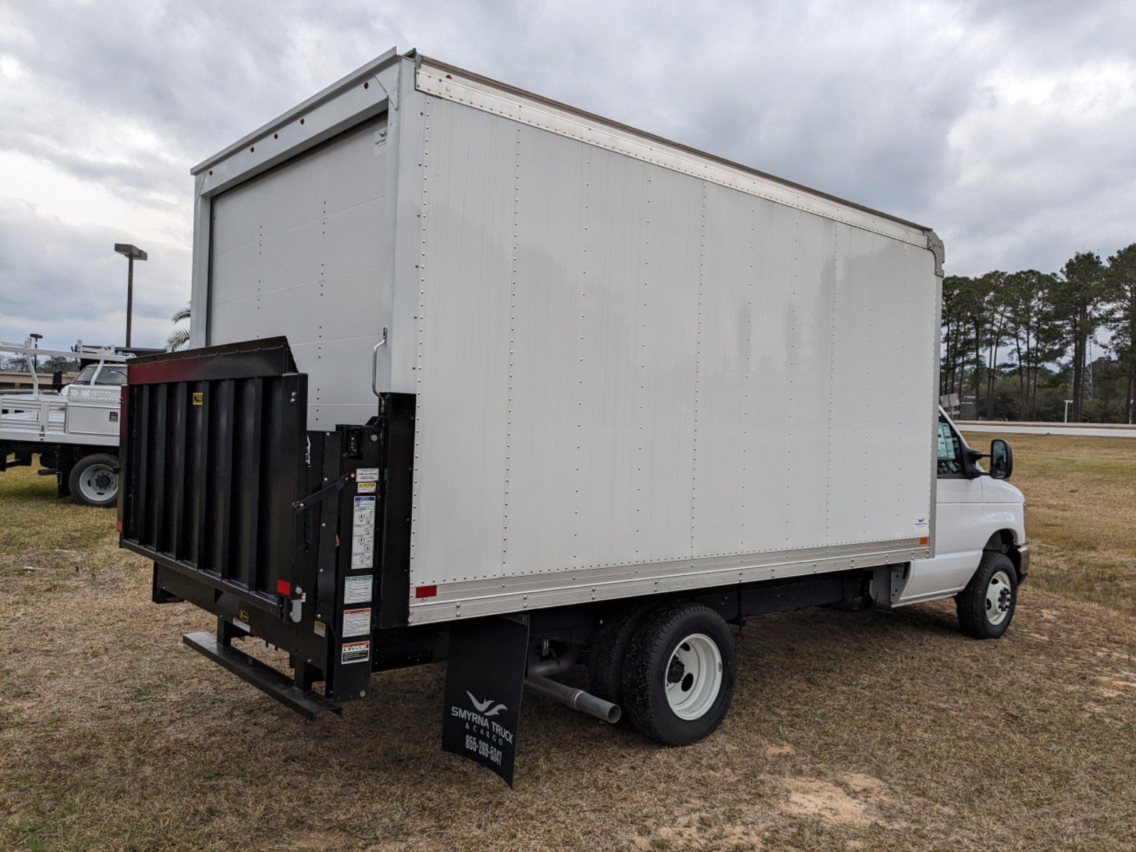 2024 Ford E-350 Base photo 4