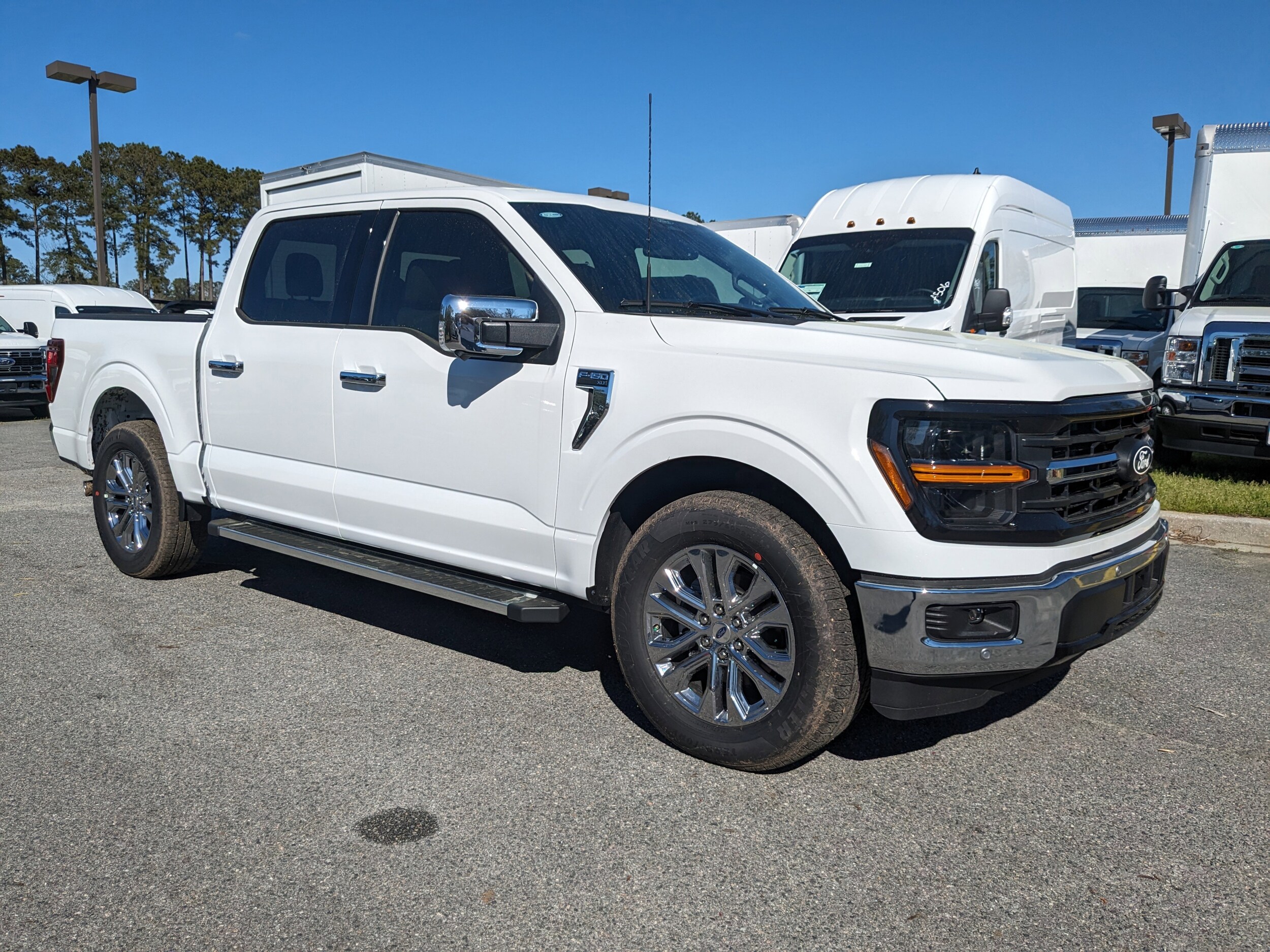 2025 Ford F-150 XLT photo 2