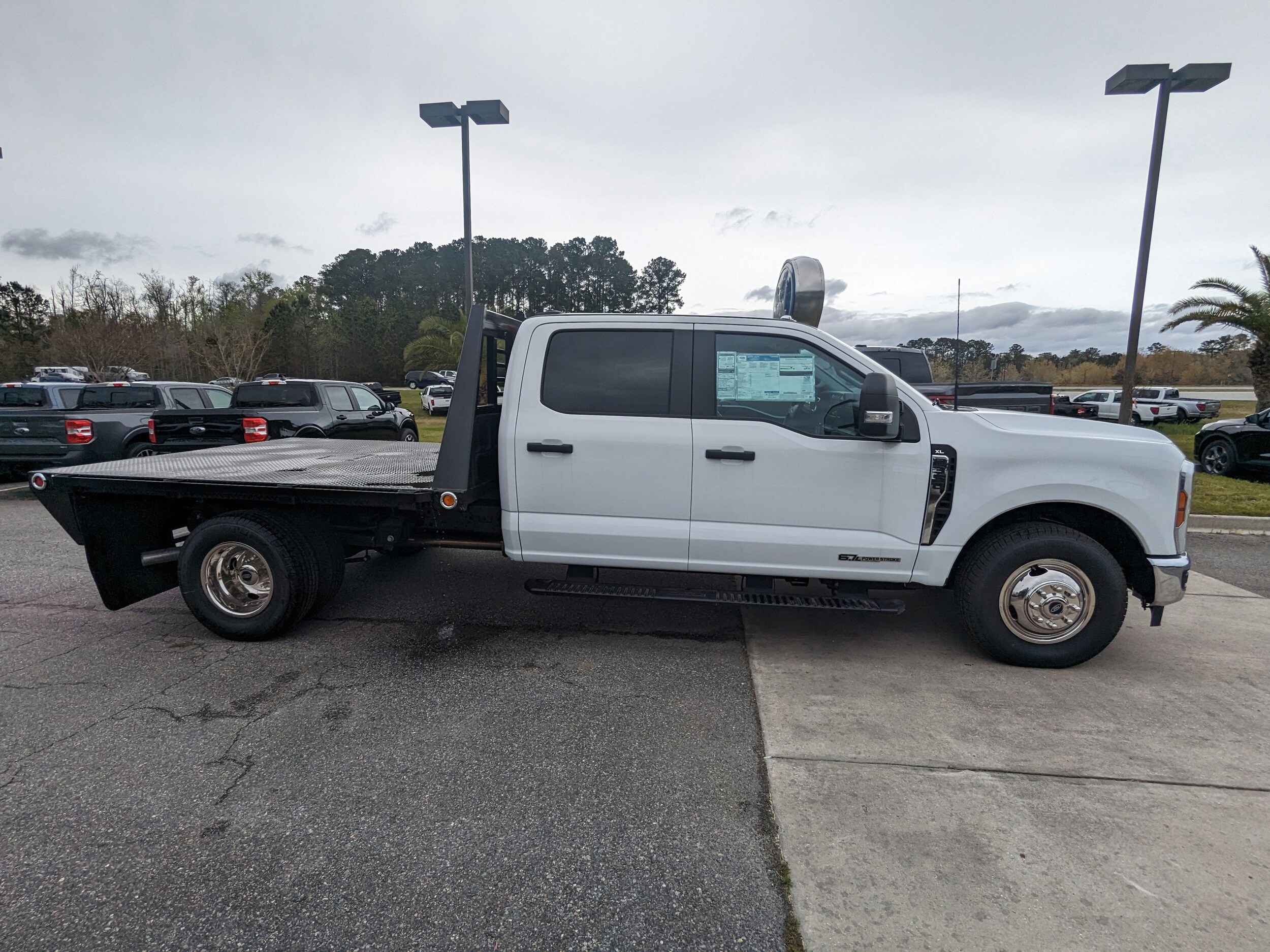 2024 Ford F-350 XL photo 3