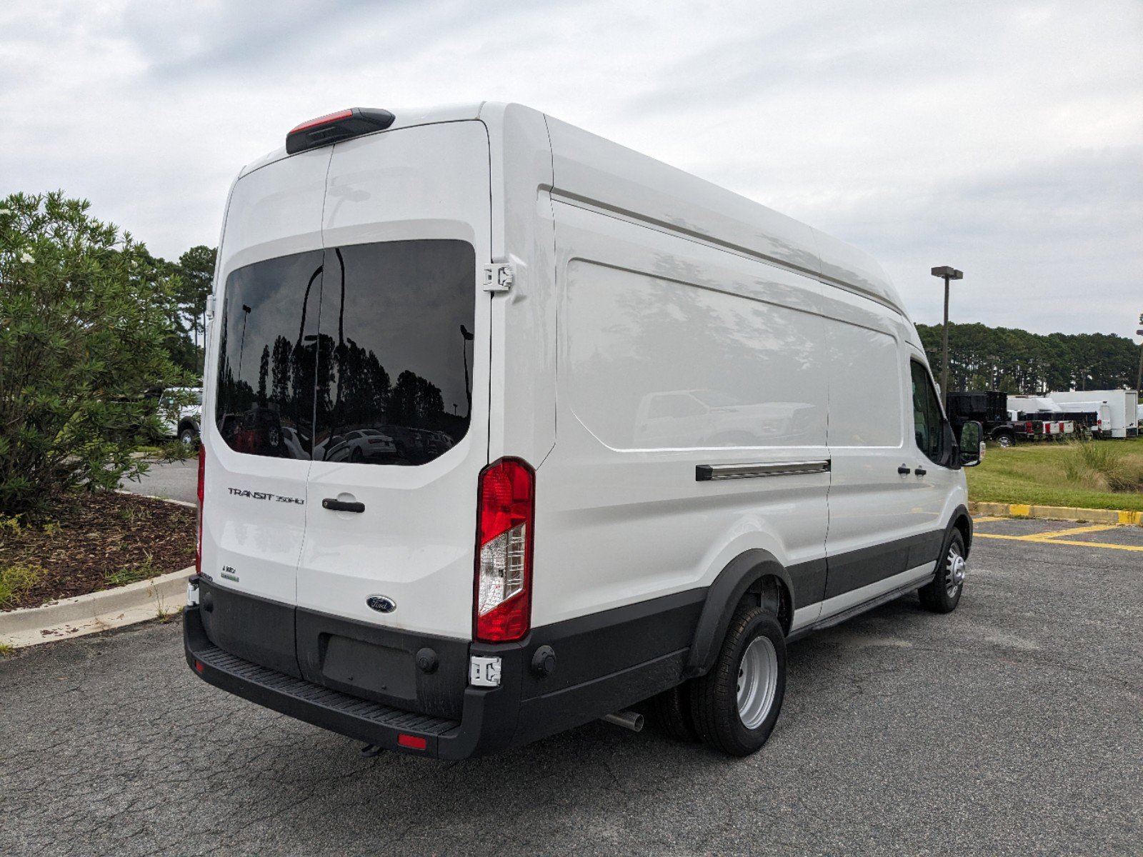 2024 Ford Transit photo 3