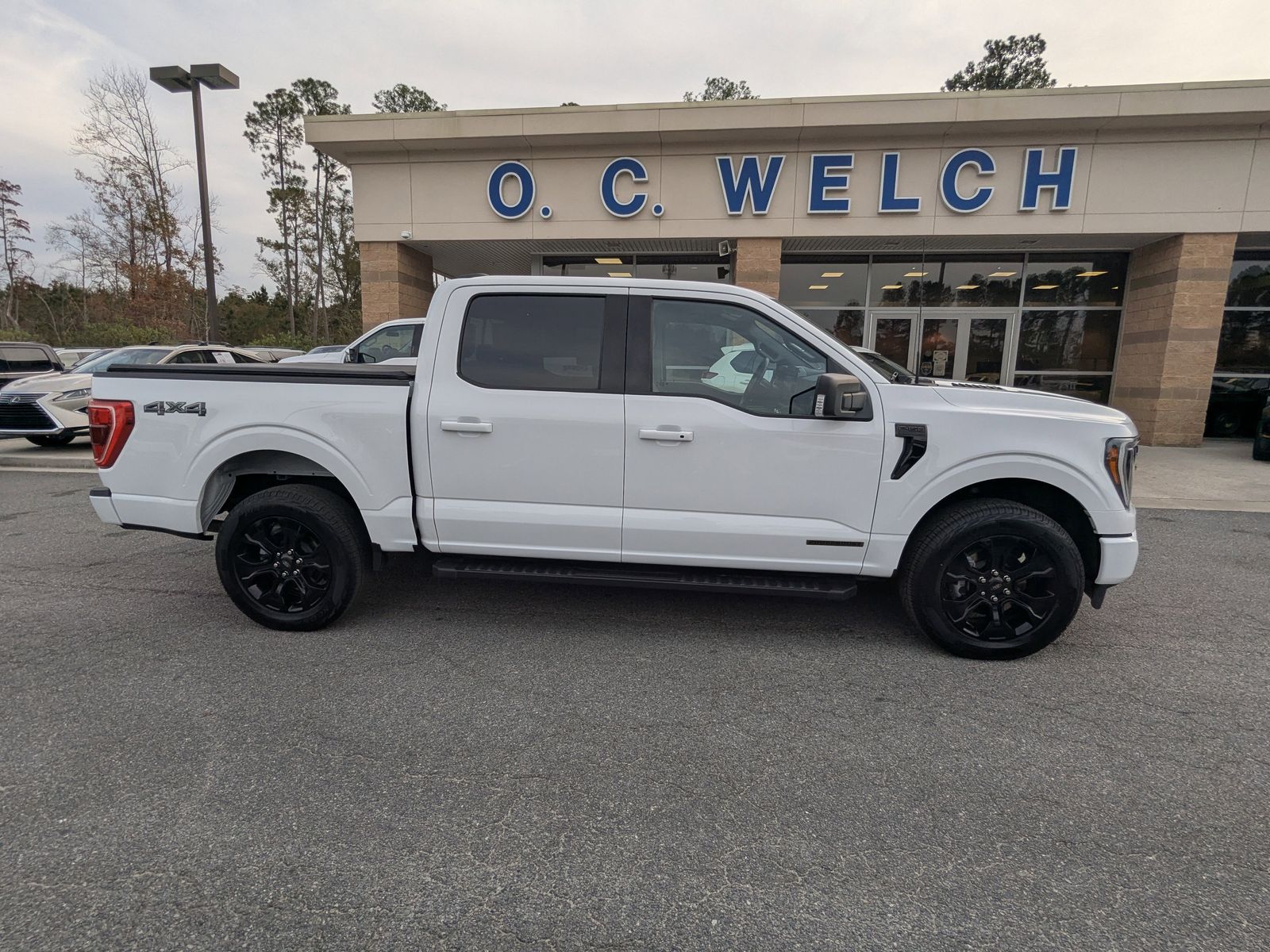 2023 Ford F-150 XLT photo 3