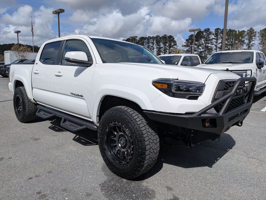 Used 2023 Toyota Tacoma SR5 Truck