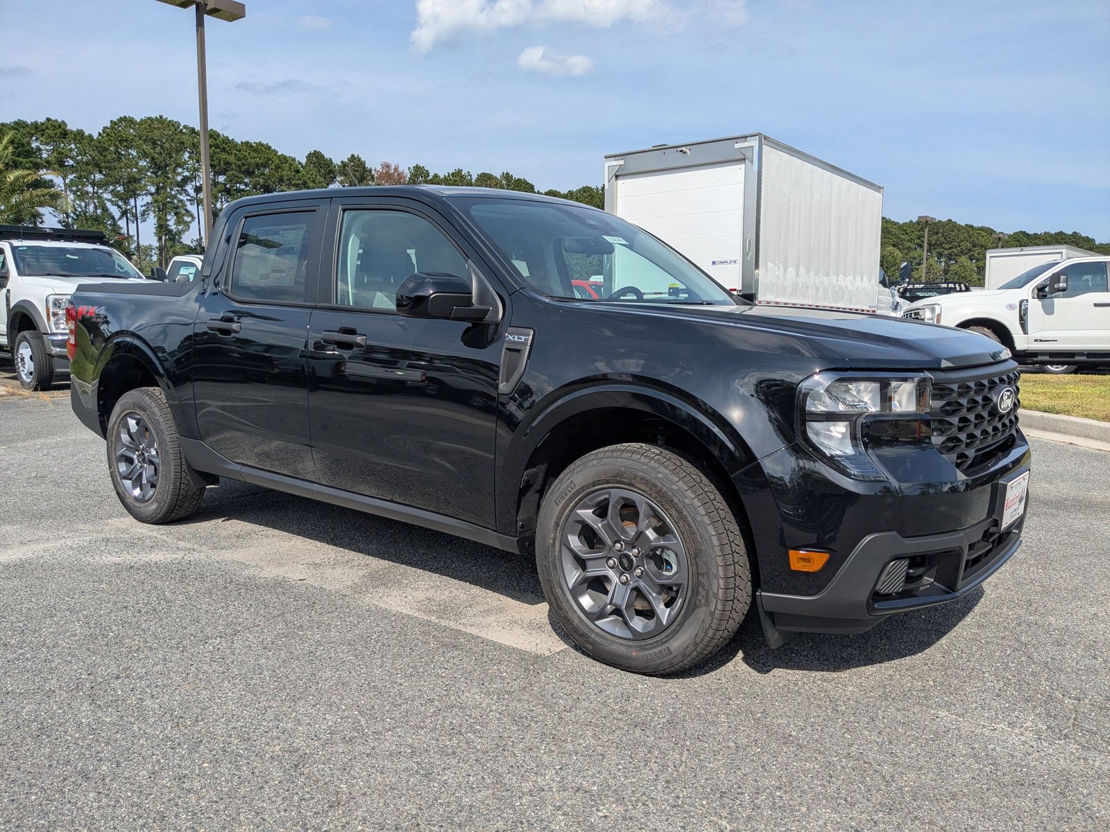 2025 Ford Maverick XLT photo 2