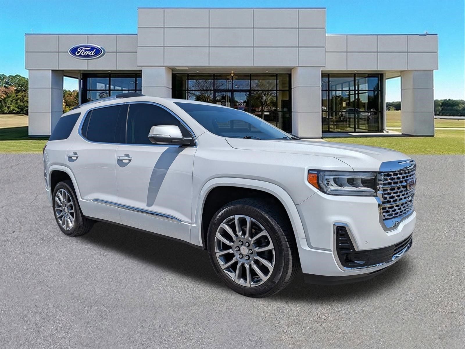 2023 GMC Acadia Denali AWD's photo