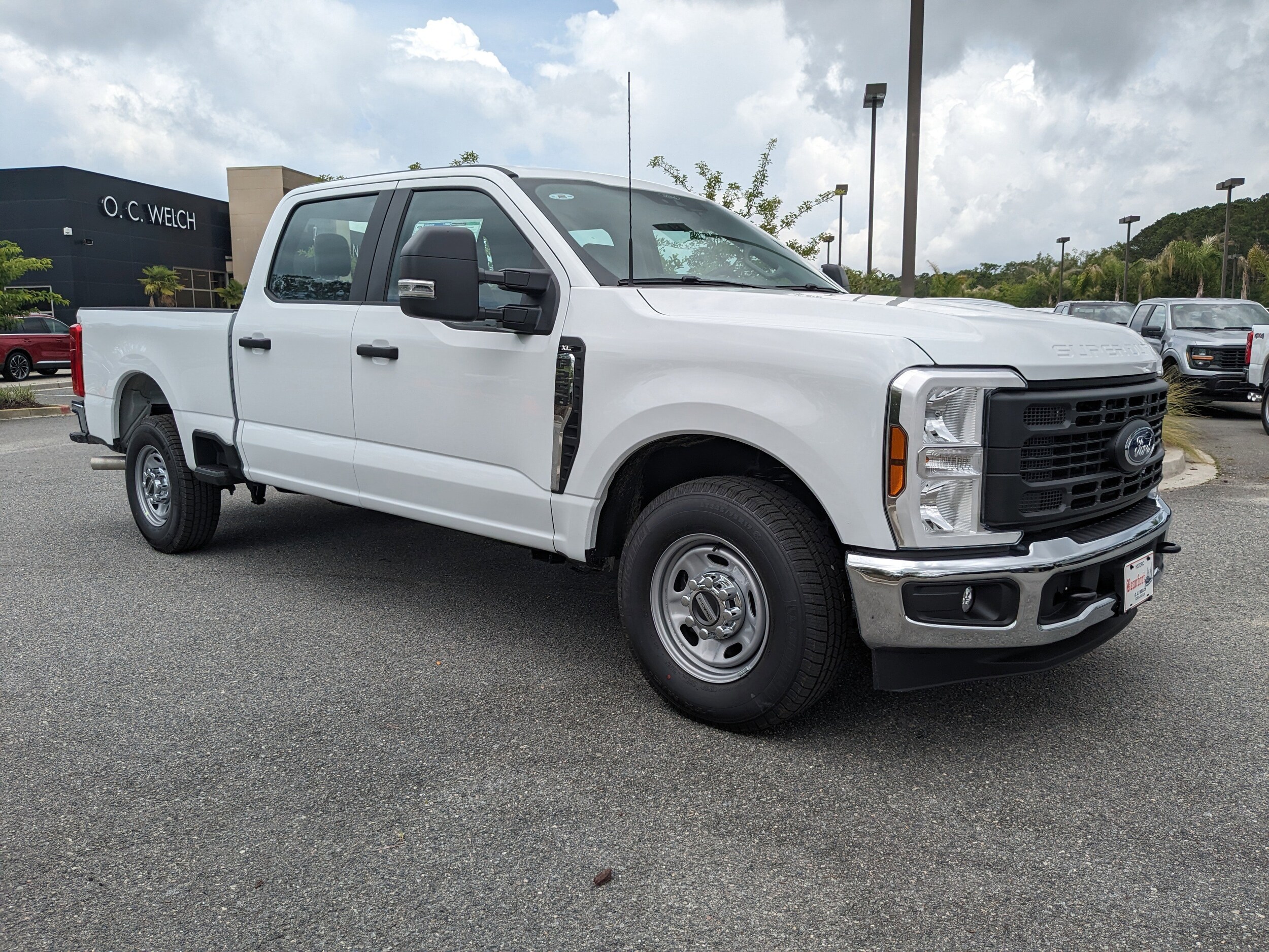 2025 Ford F-250 XL photo 2