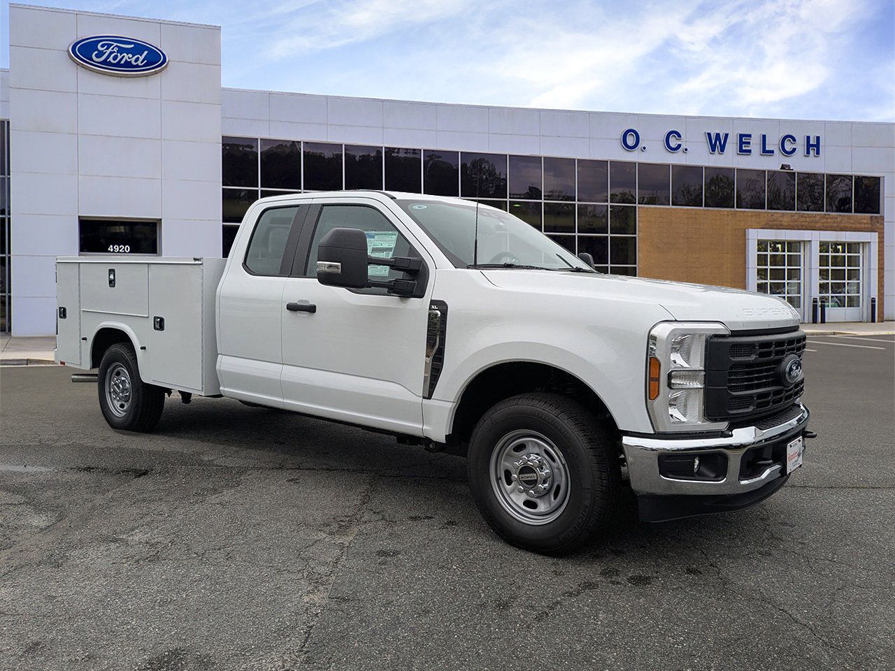 2025 Ford F-250 Super Duty XL's photo