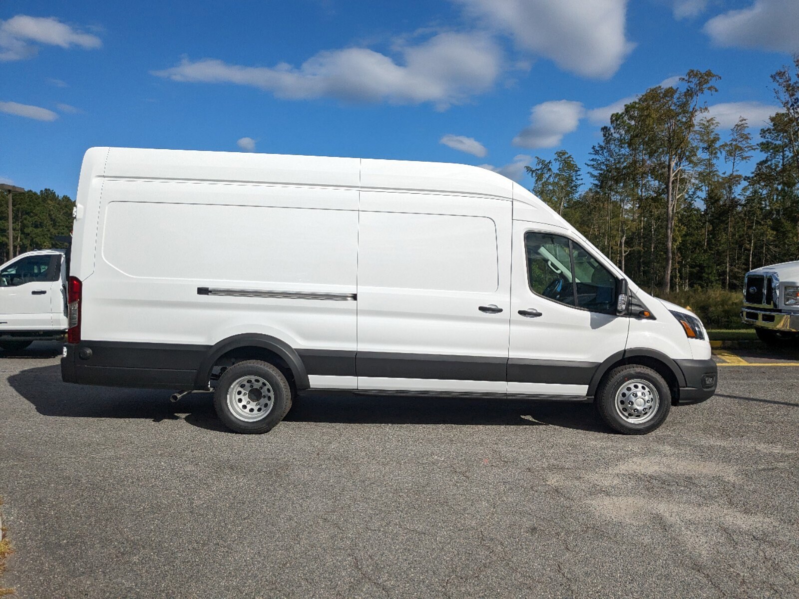 2024 Ford Transit photo 3