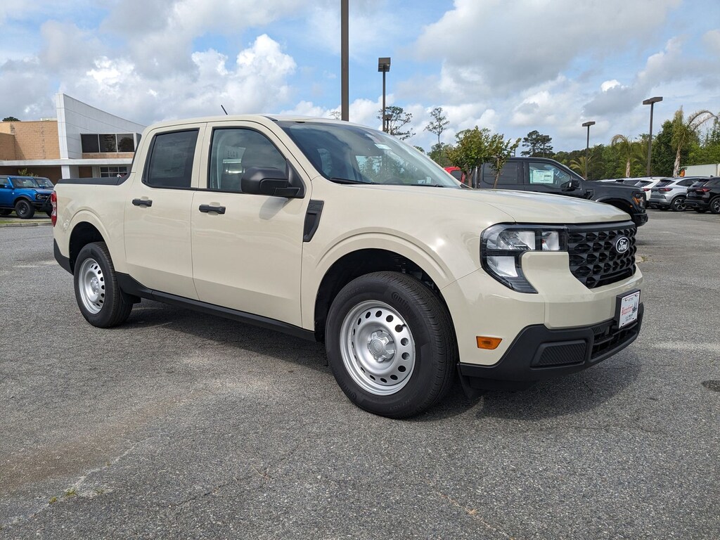 New 2025 Ford Maverick XL Truck