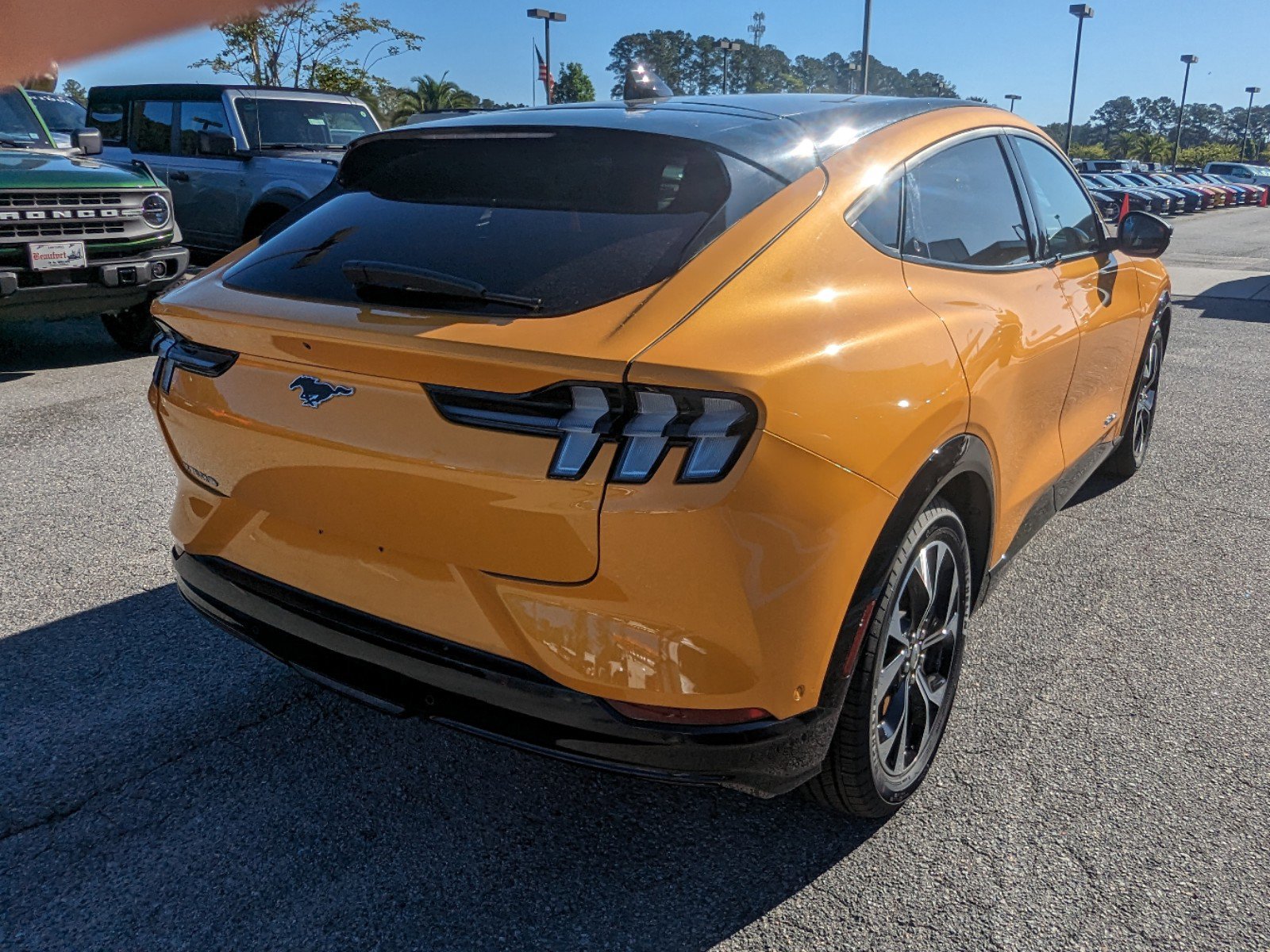 2022 Ford Mustang Mach-E Premium photo 3