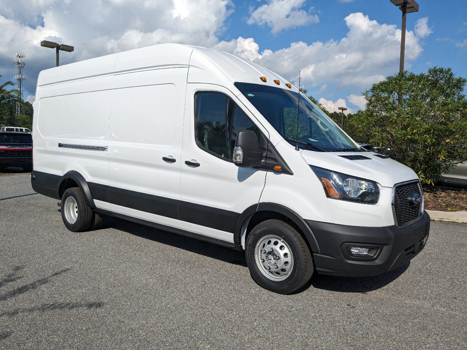 2024 Ford Transit photo 2