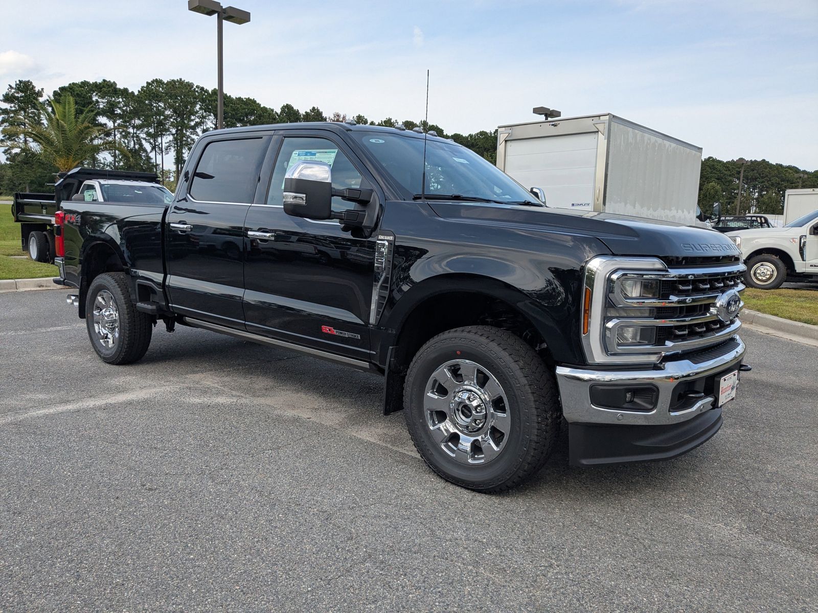 2025 Ford F-350 King Ranch photo 2
