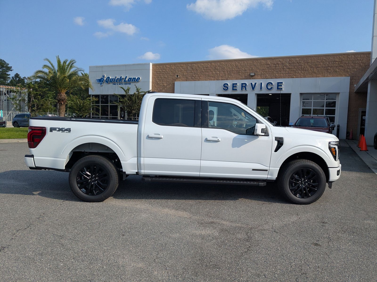 2025 Ford F-150 Lariat photo 3