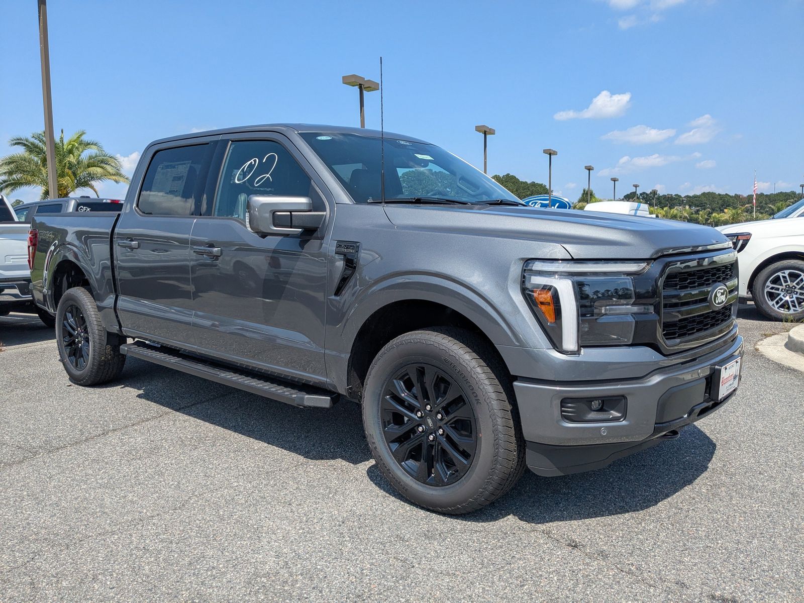 2025 Ford F-150 Lariat photo 2