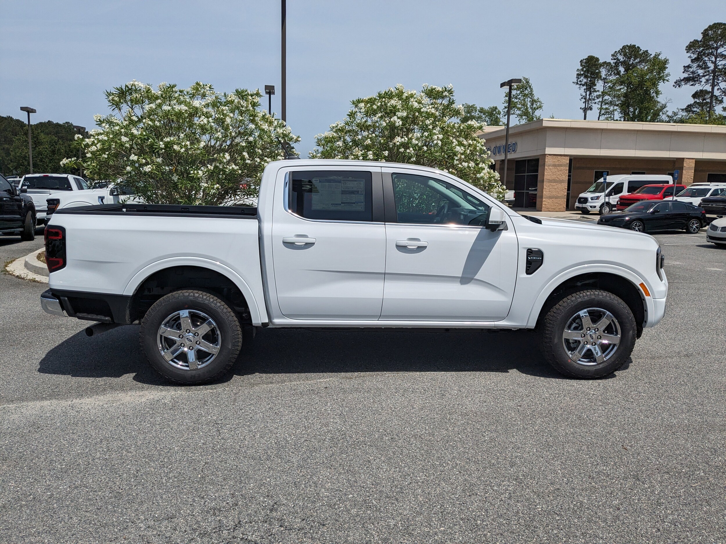 2025 Ford Ranger Lariat photo 3