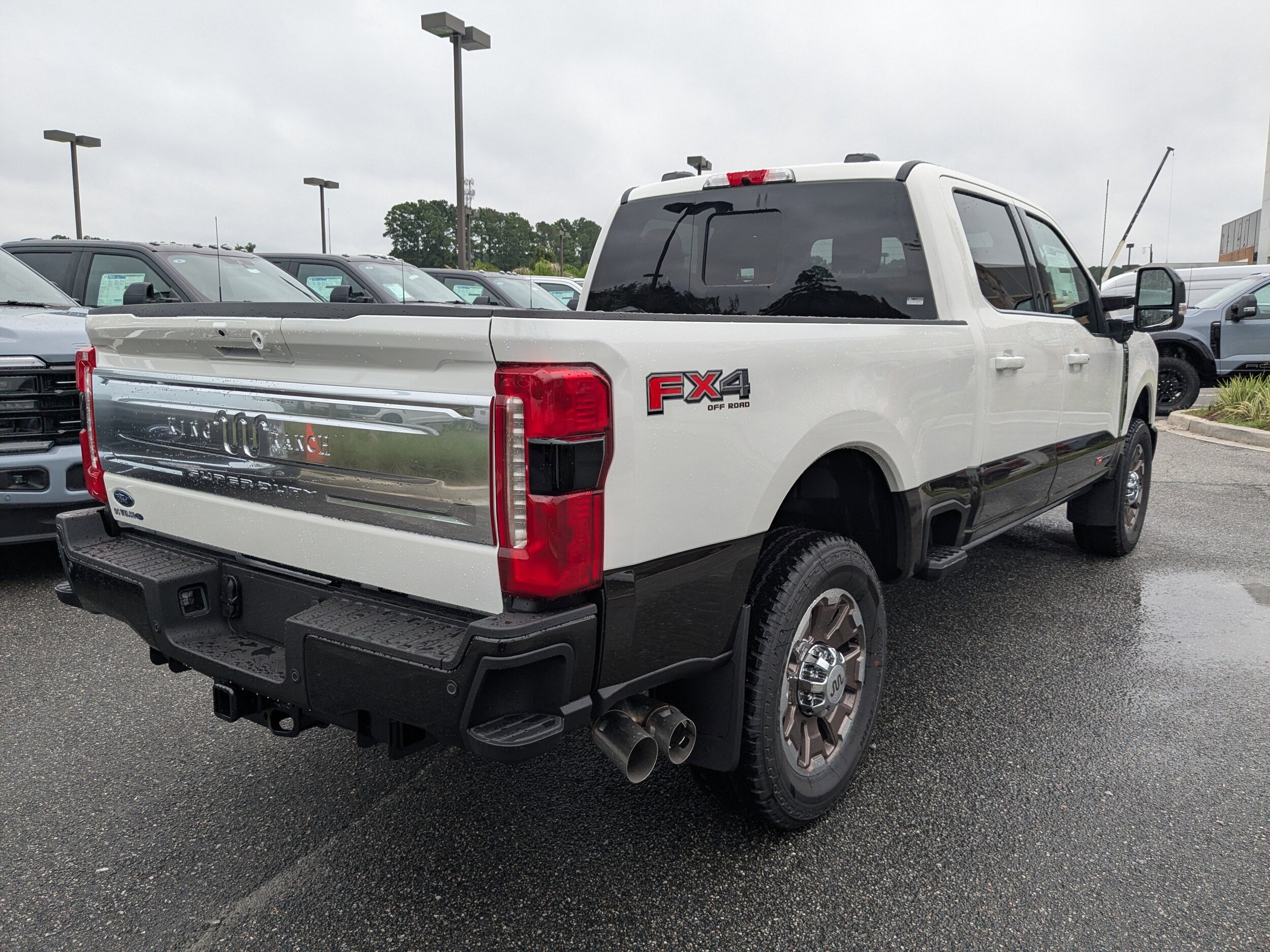 2025 Ford F-350 King Ranch photo 3