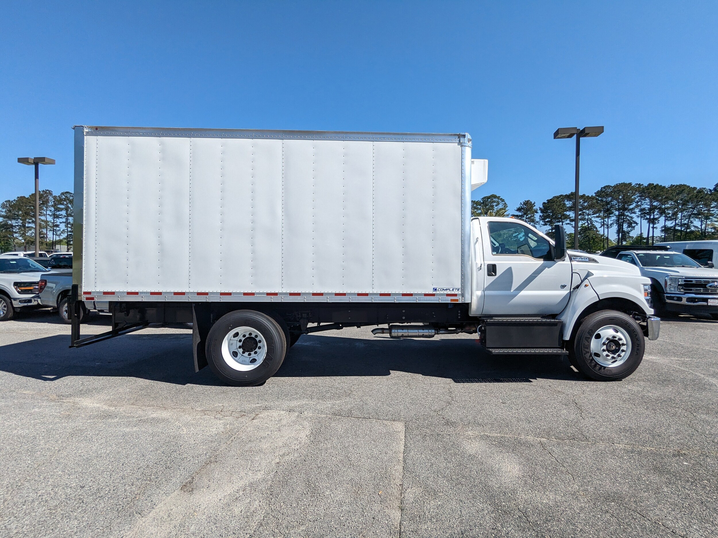 2025 Ford F-650 Base photo 2