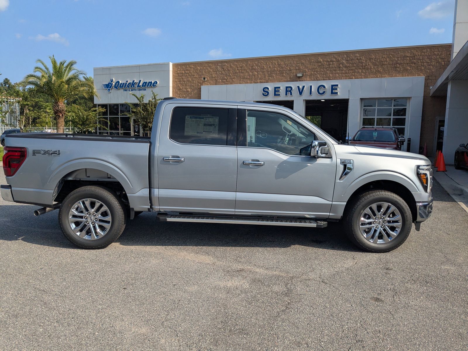 2025 Ford F-150 Lariat photo 3