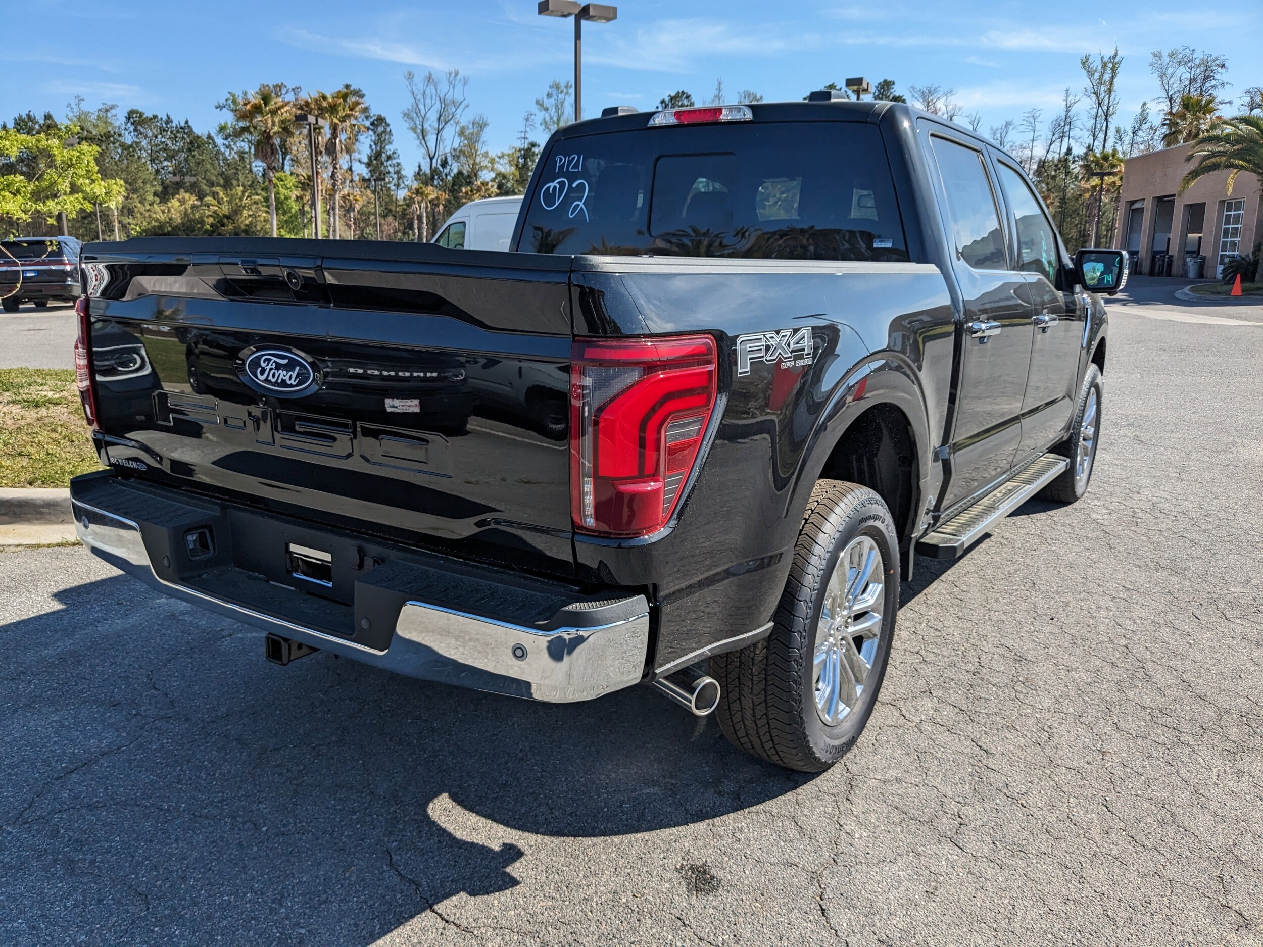 2025 Ford F-150 Lariat photo 4