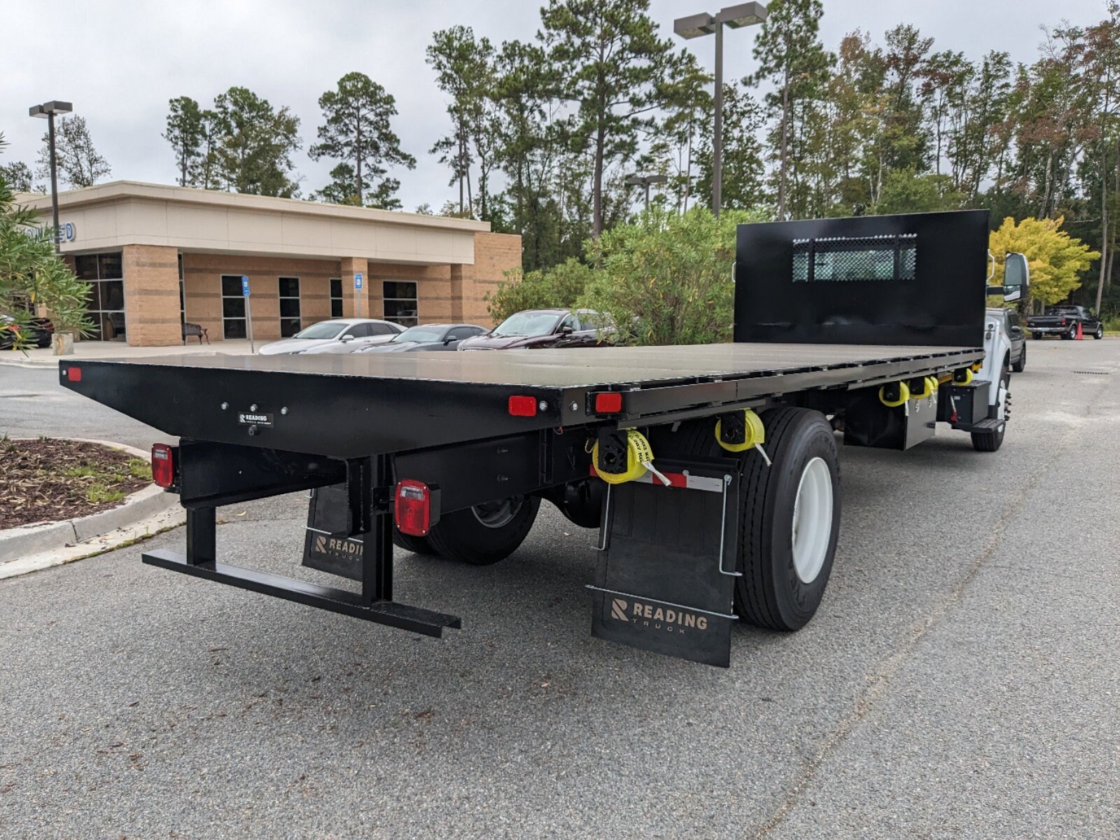 2025 Ford F-650 Base photo 3