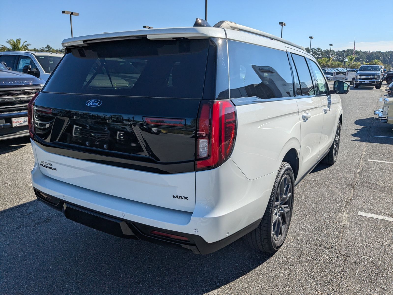 2025 Ford Expedition MAX Platinum photo 4