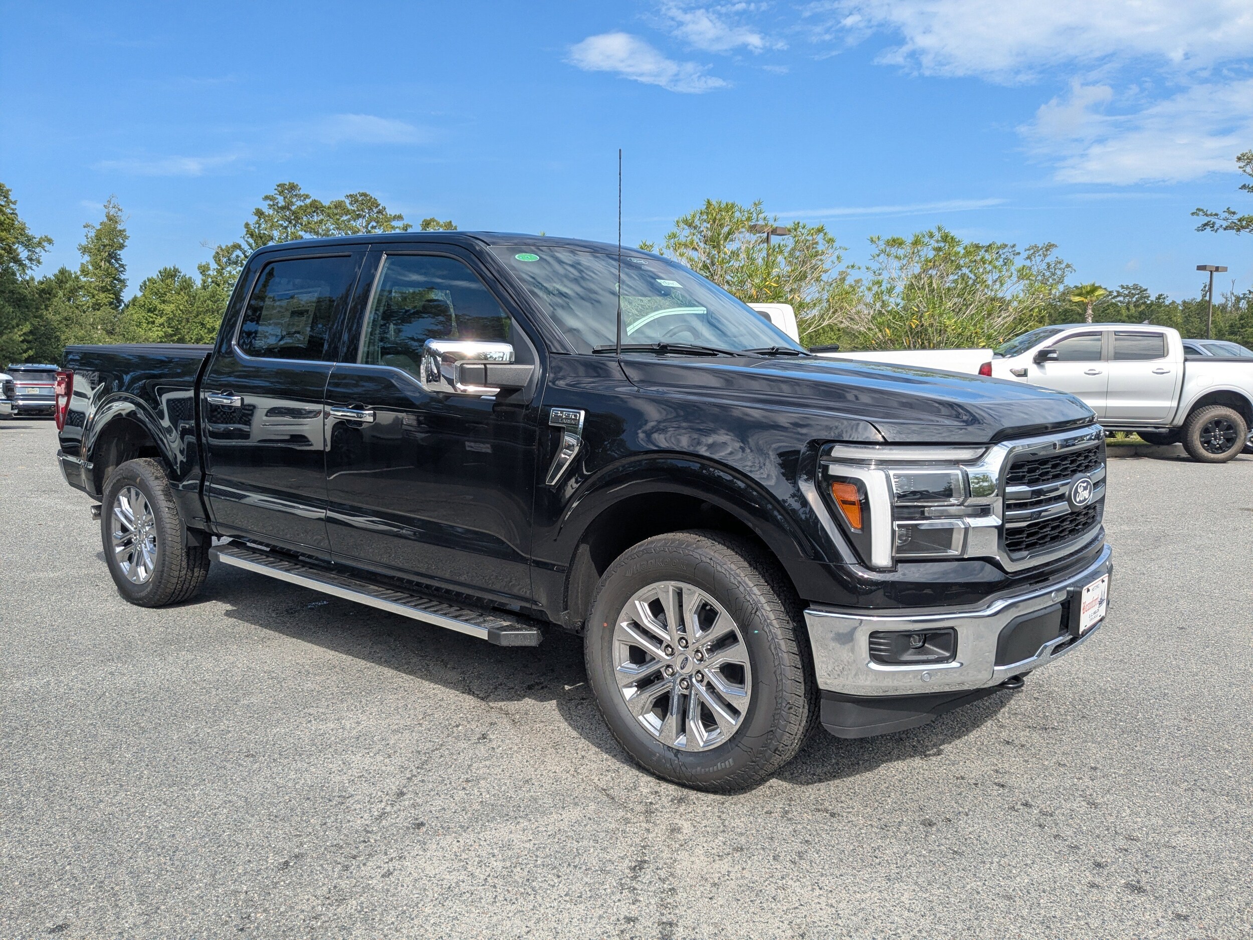 2025 Ford F-150 Lariat photo 2