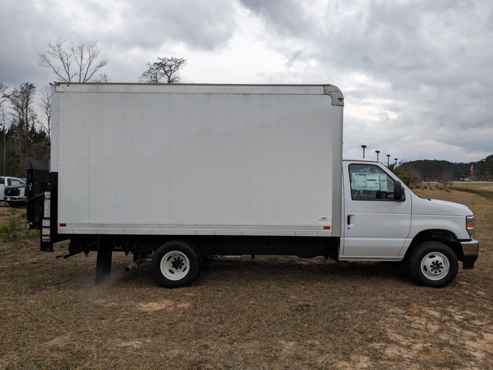 2024 Ford E-350 Base photo 3