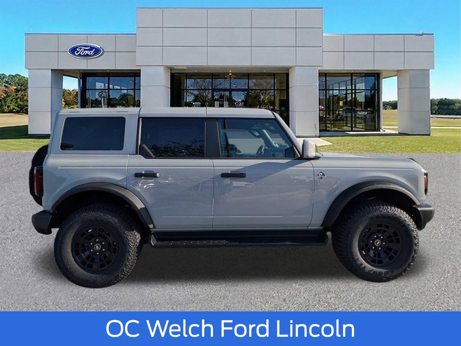 New 2026 Ford Bronco Outer Banks SUV