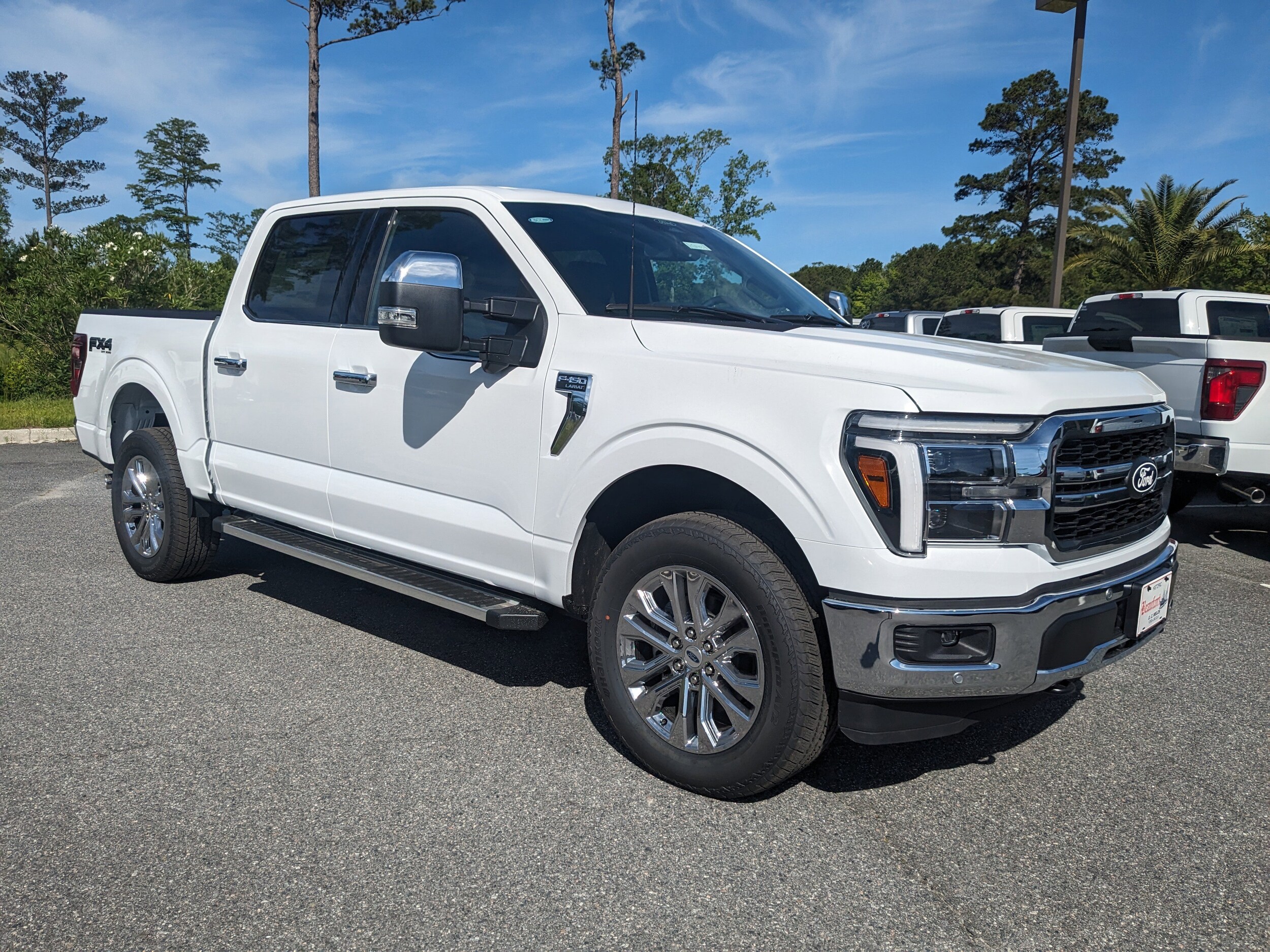 2025 Ford F-150 Lariat photo 2