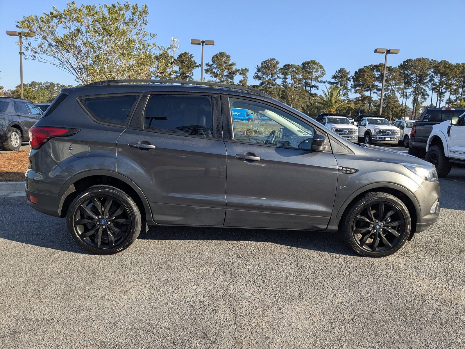 2019 Ford Escape SE photo 3