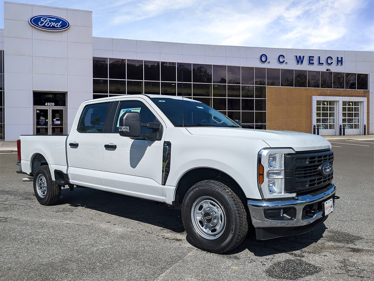 2025 Ford F-250 Super Duty XL's photo