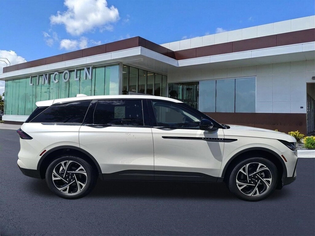 New 2026 Lincoln Nautilus Premiere SUV
