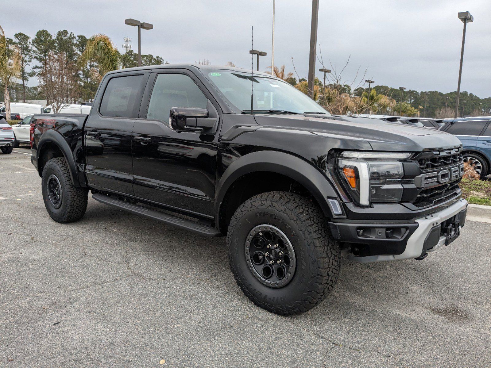 2024 Ford F-150 Raptor photo 2