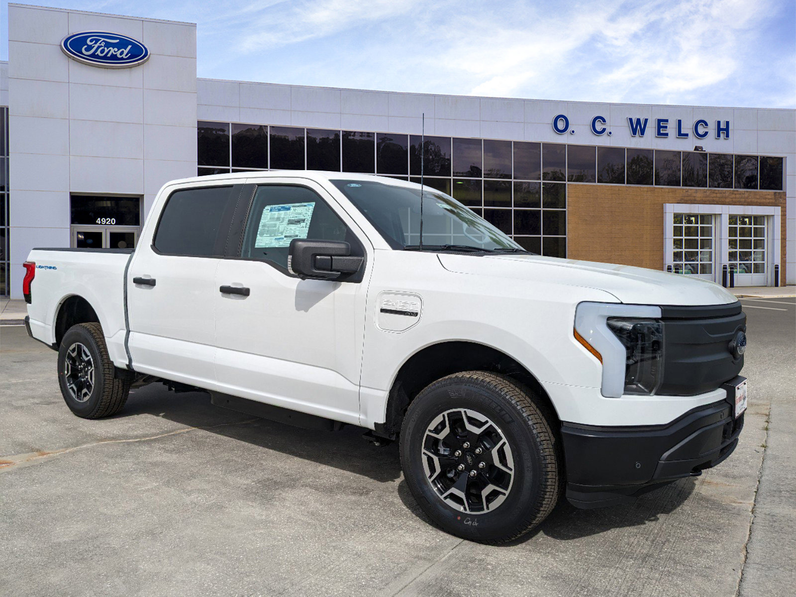 2023 Ford F-150 Lightning Pro's photo