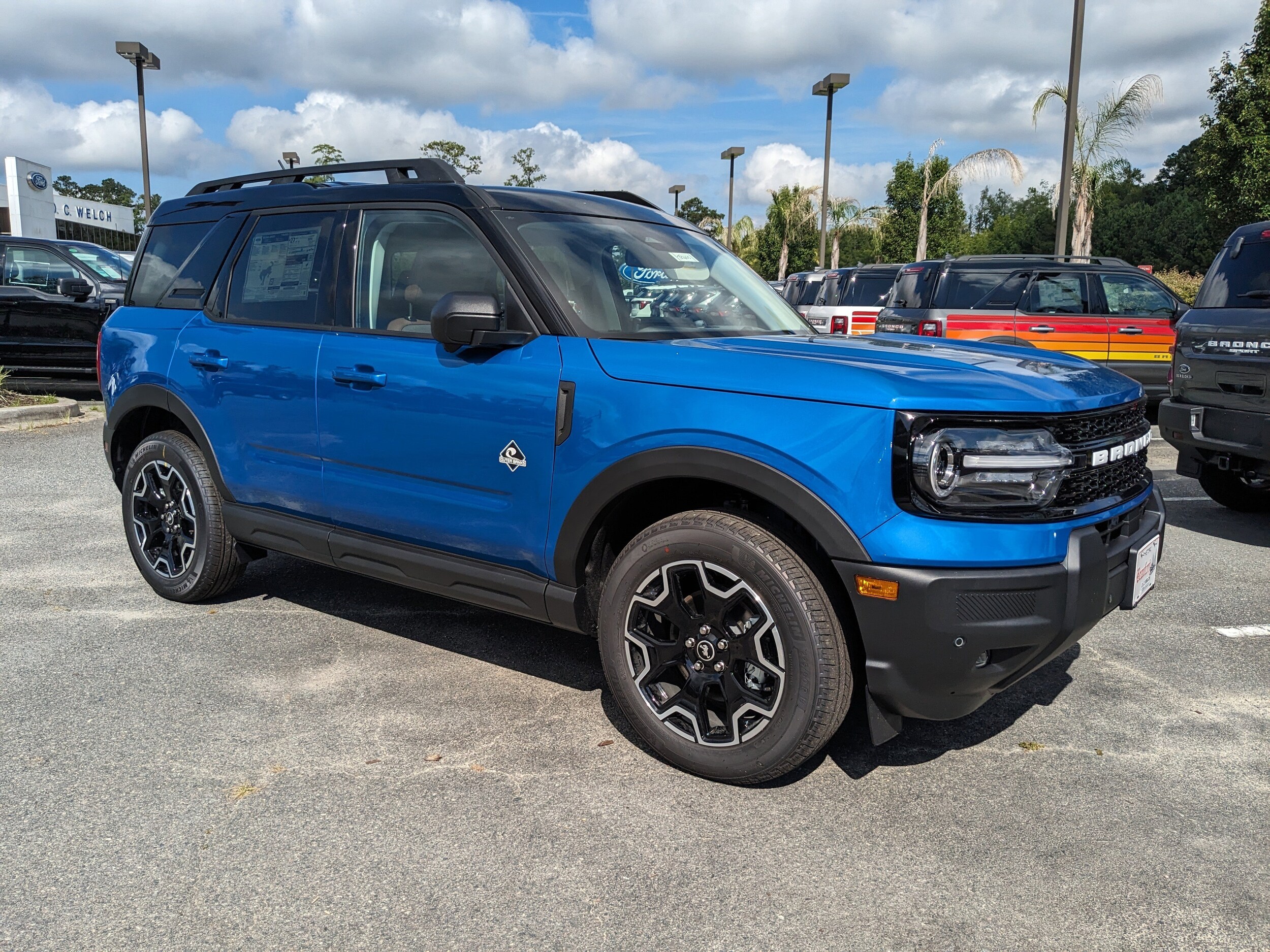 2025 Ford Bronco Sport Outer Banks photo 2