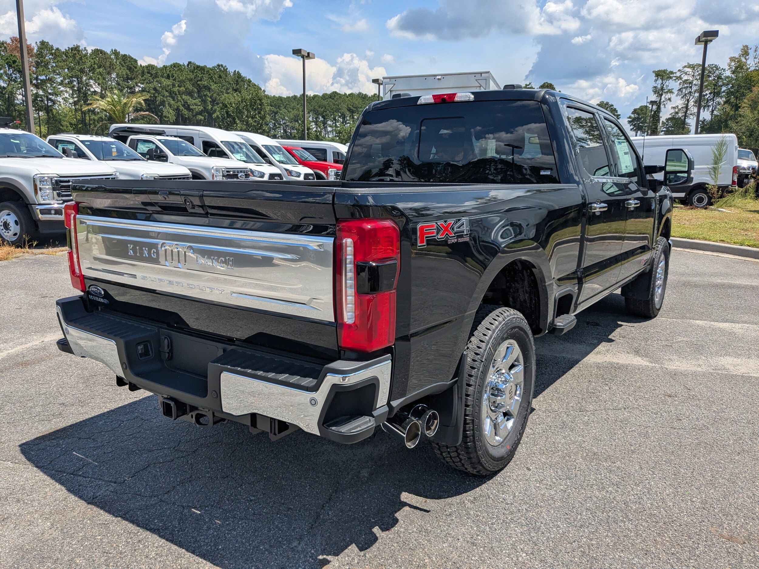 2025 Ford F-350 King Ranch photo 4