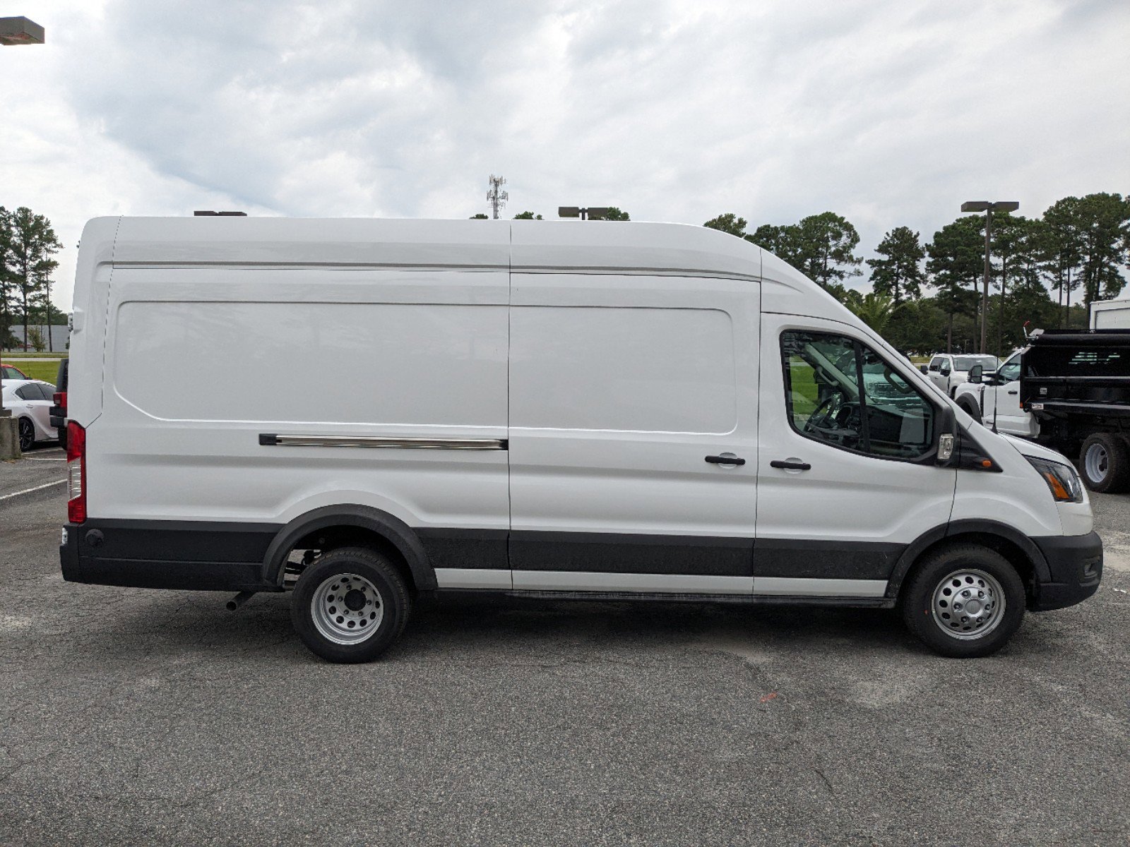 2024 Ford Transit photo 2