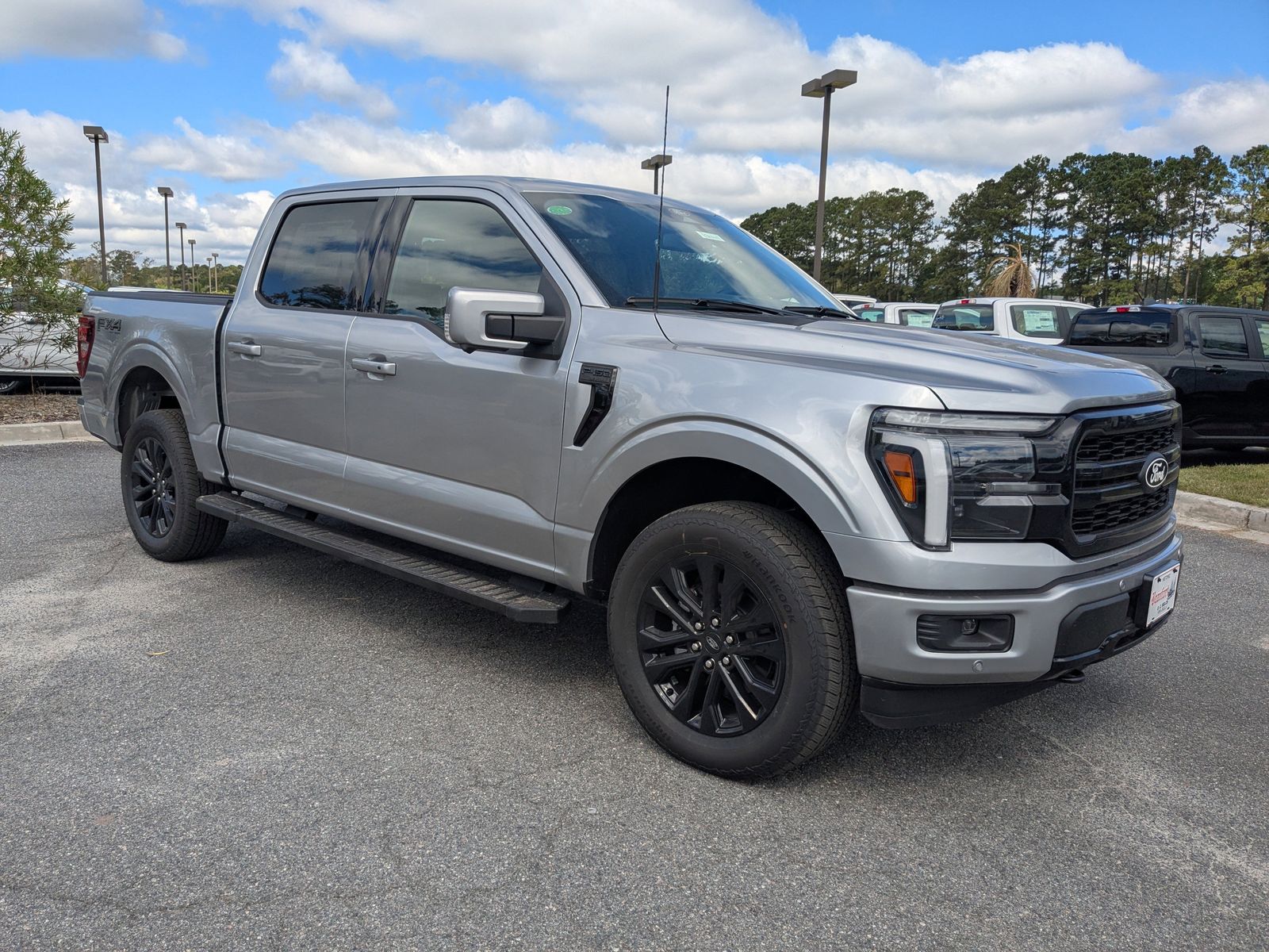 2025 Ford F-150 Lariat photo 2