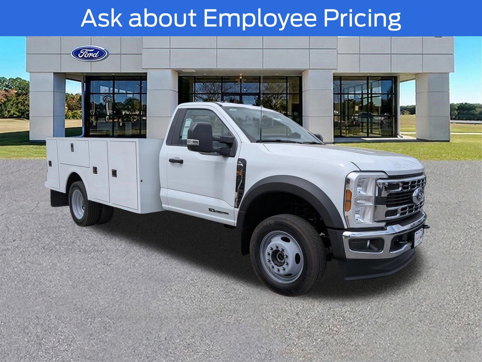 2026 Ford F-550 XL 4x4 Regular Cab 169-In DRW's photo