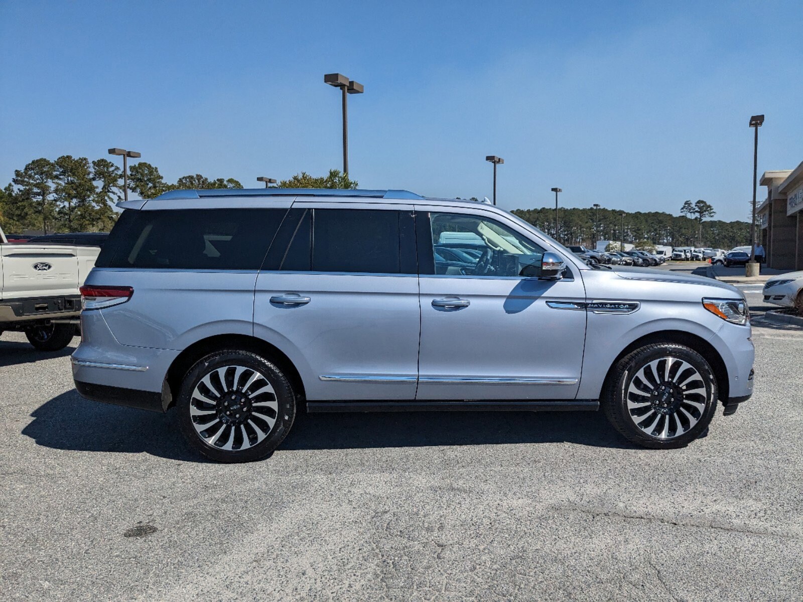 2024 Lincoln Navigator Black Label photo 3