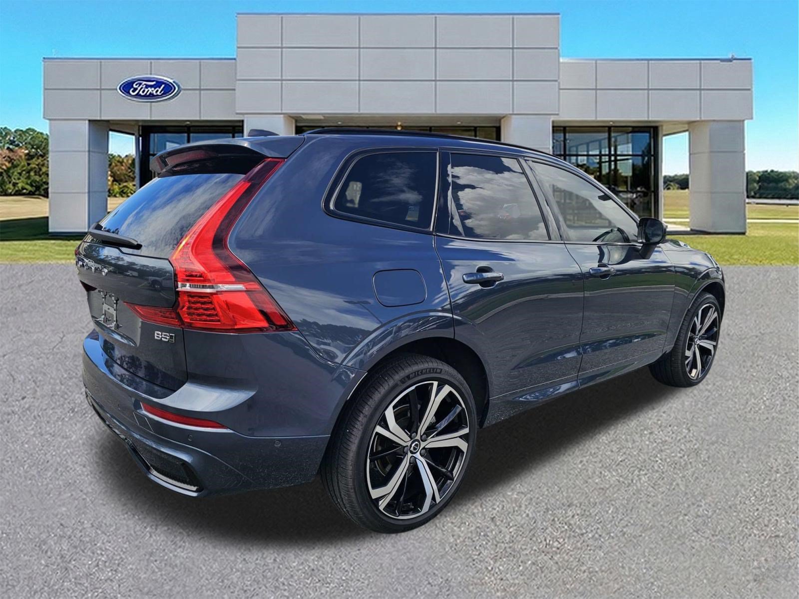 Certified 2024 Volvo XC60 B5 Ultimate Dark Theme SUV