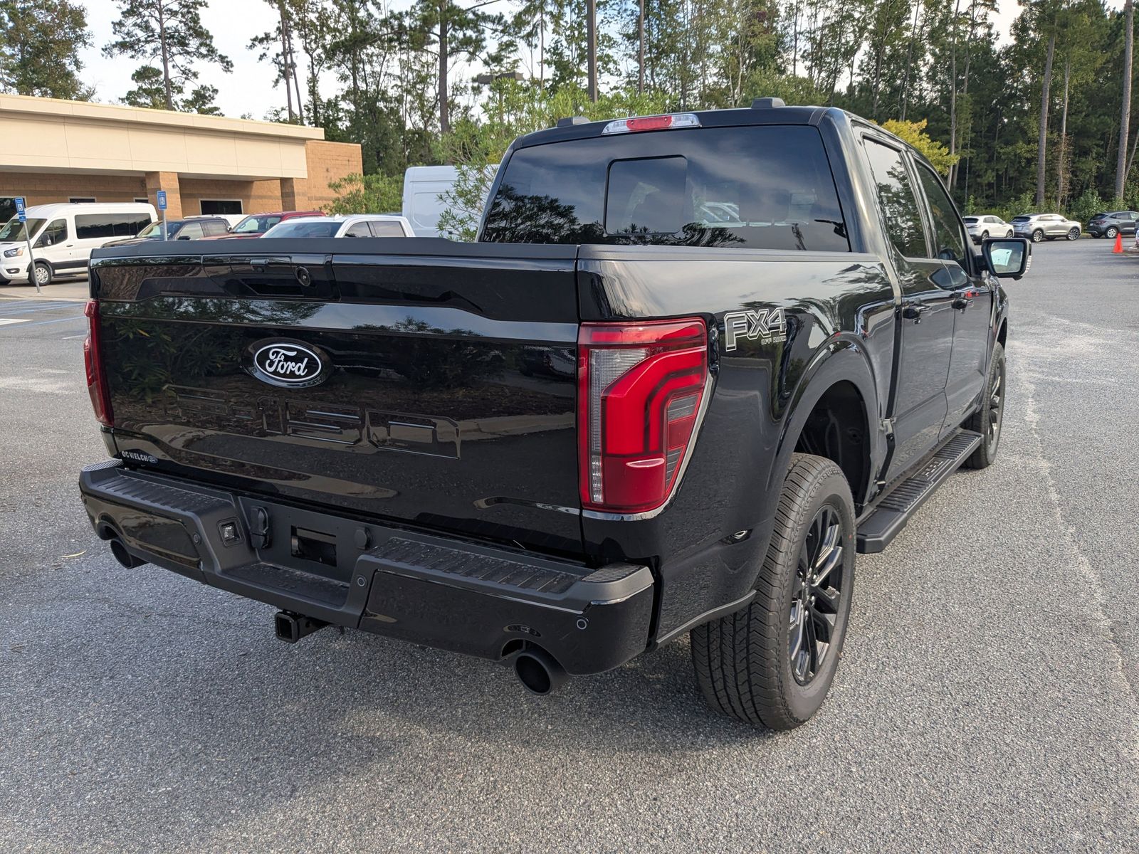 2025 Ford F-150 Lariat photo 4