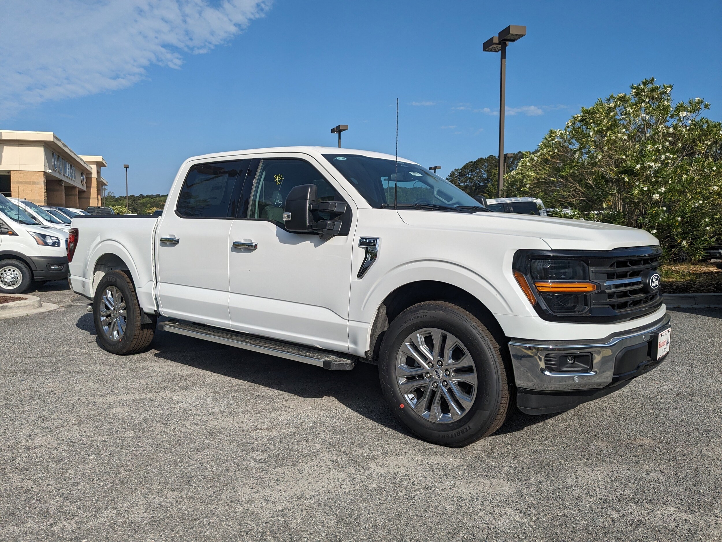 2025 Ford F-150 XLT photo 2