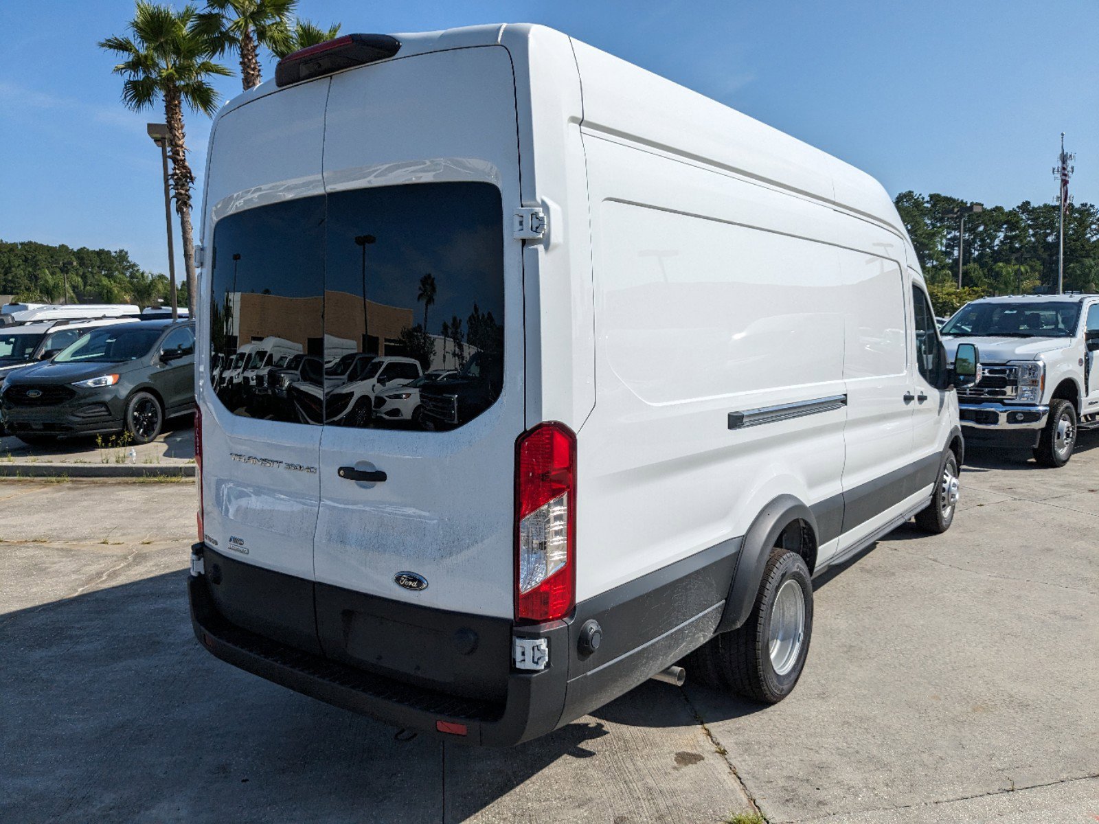 2024 Ford Transit photo 4