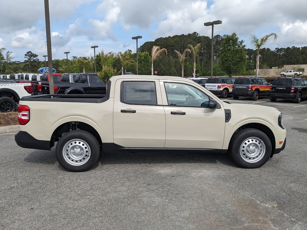 New 2025 Ford Maverick XL Truck