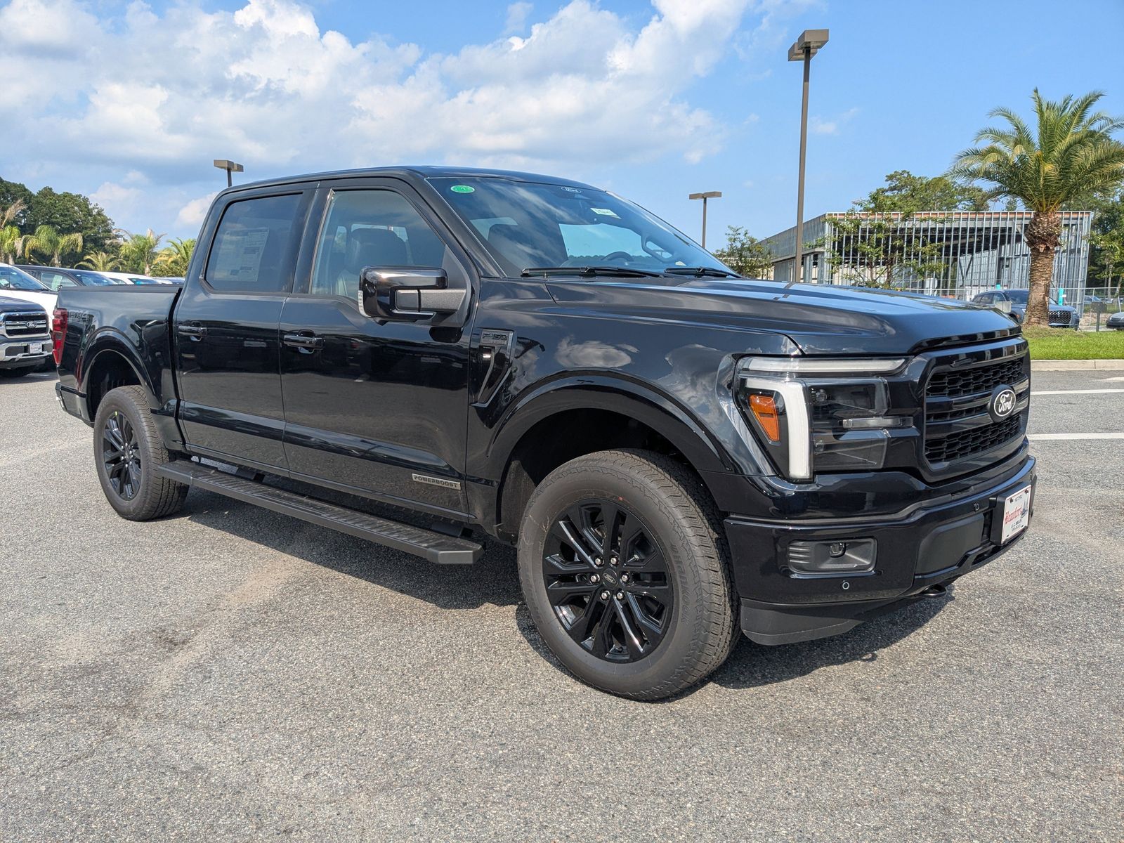 2025 Ford F-150 Lariat photo 2